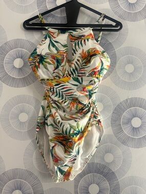 Ellen Tracy Floral One Piece Swimsuit Women’s Size 8 Bathing Suit
